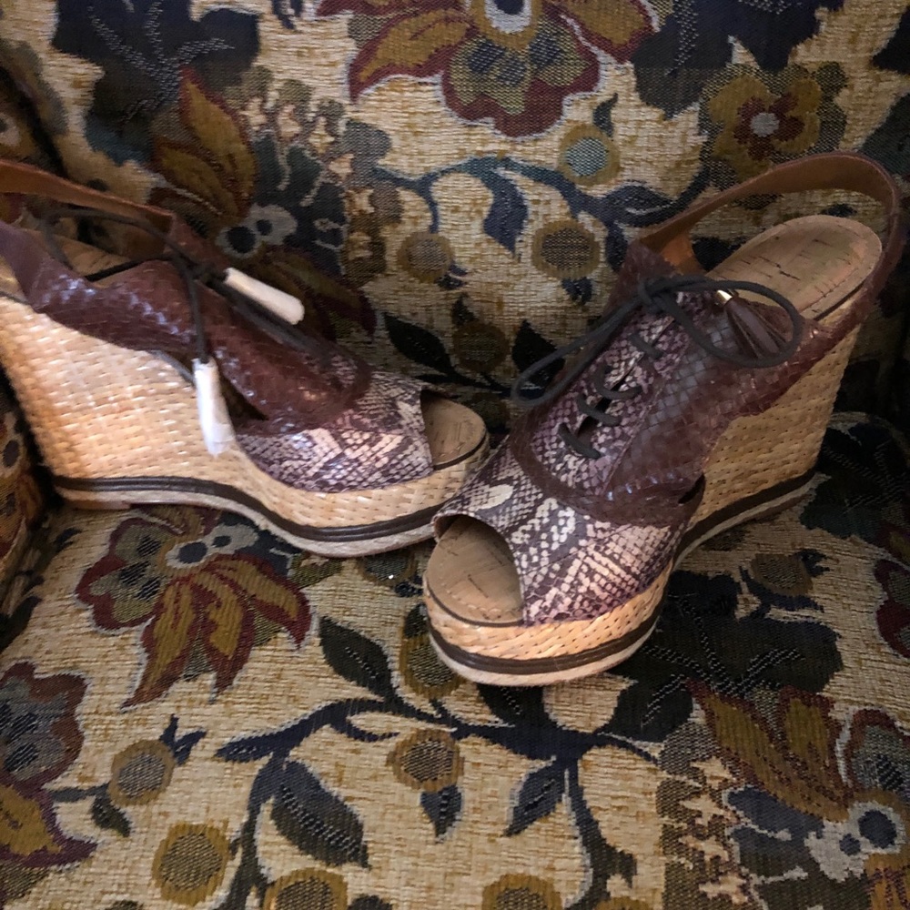 NWOT Sam Edelman Wedges in Boudreaux